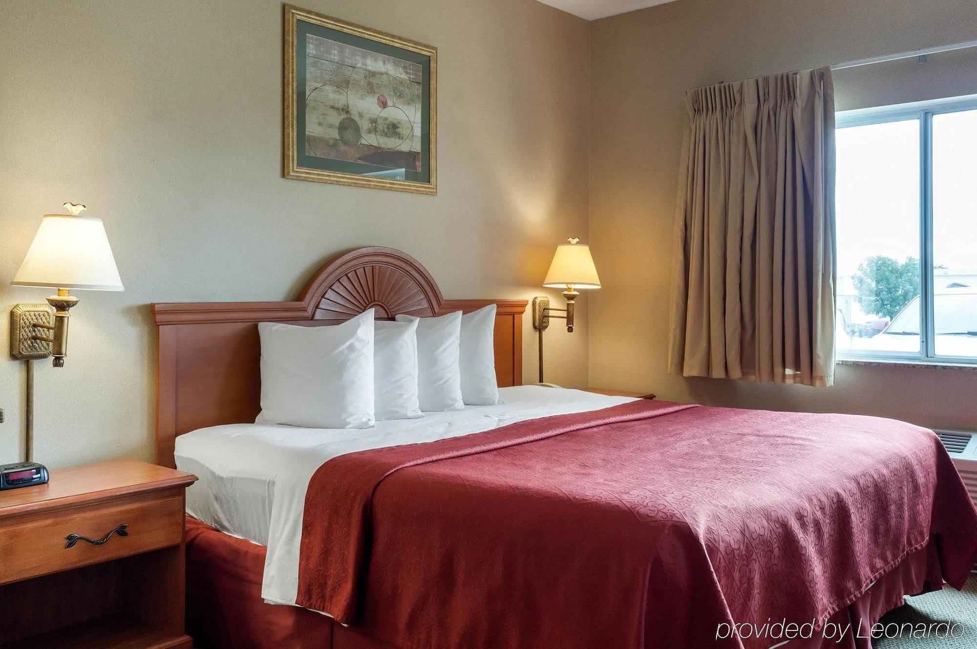 Quality Inn Brookings-University Екстер'єр фото